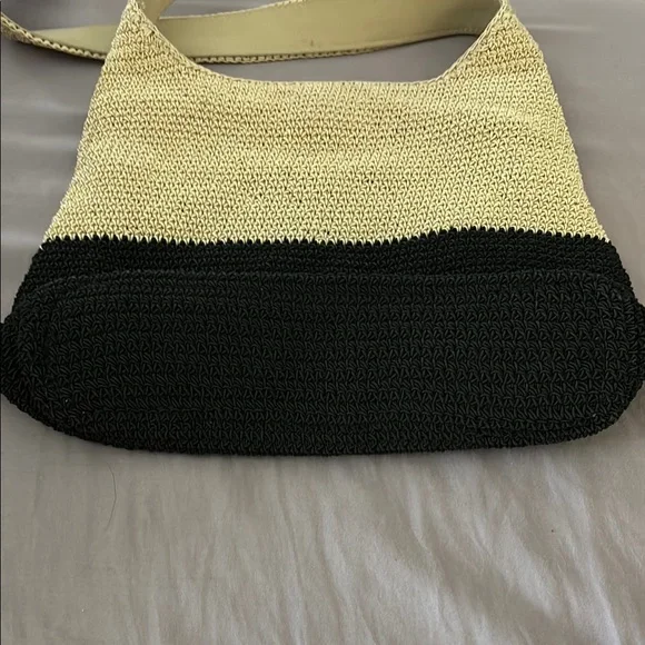 Liz Claiborne Black and Tan Shoulder Bag with Floral Accents - Picture 4 of 7